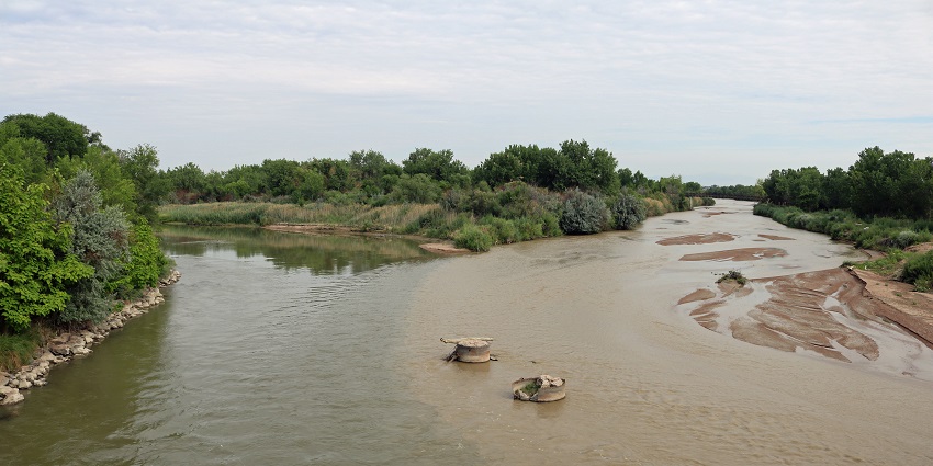 A picture of the confluence of two rivers, taken from a decent height