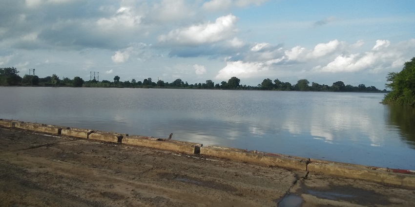 Scenic view of the Waldhuni river, offering a peaceful walk along the bay