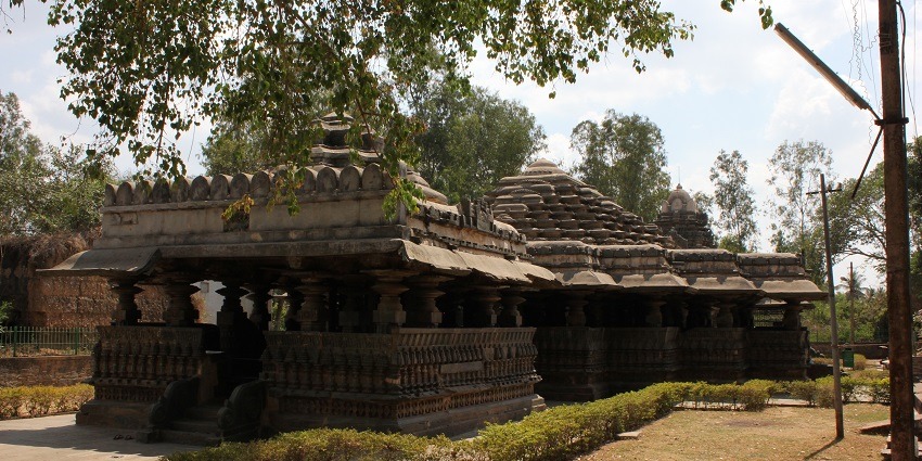 A view of the Tarakeswar Temple, a sacred place to visit in Hooghly, dedicated to Lord Shiva