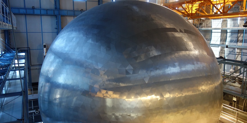 A picture of the Taramandal Planetarium, an educational experience for kids.