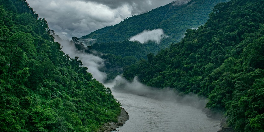 Enjoy the soothing views of Teesta River - One of the best places to visit in Sikkim