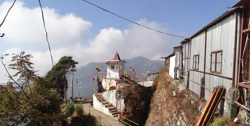 Most of the temples in Mussoorie are a blend of natural beauty and spirituality.