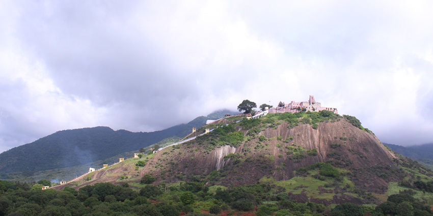 A view of the majestic peaks of Tenkasi, one of the top places to visit near Tirunelveli.