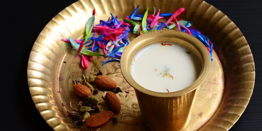 A chilled glass of thandai,a refreshing part of the best food in Varanasi.