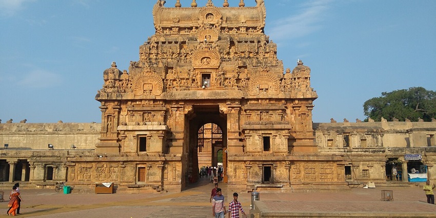 An image of the Brihadeeswarar Temple in Thanjavur, among the best places to visit near Trichy.