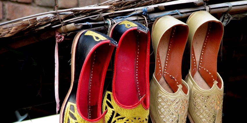 A view of a renowned shop for custom-made leather sandals in Madurai for all.