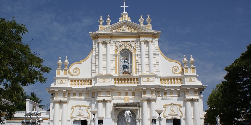 A photo of the Cathedral, a top place to see in Pondicherry for couples, with beautiful architecture.