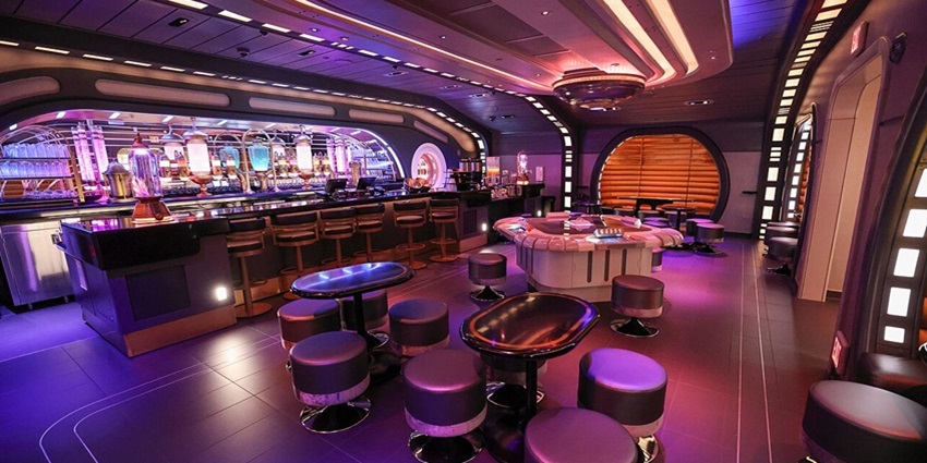 Cosy bar offering a relaxed atmosphere and live music.