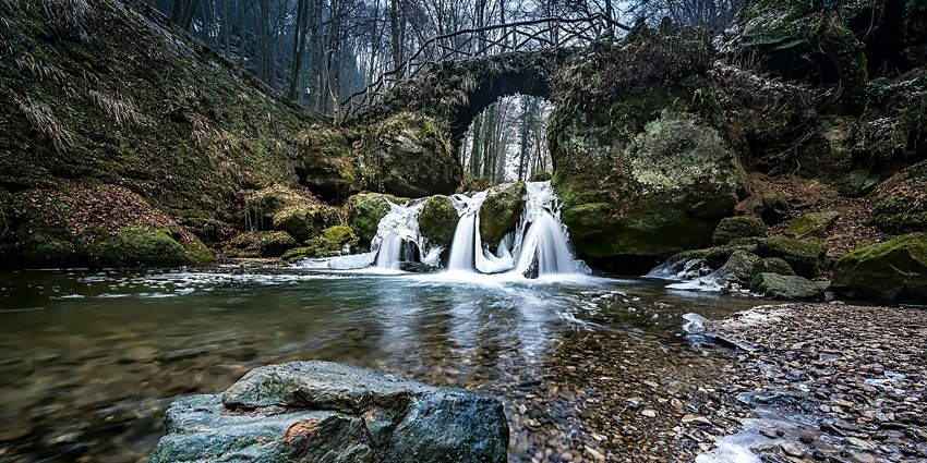 Thekkanthottam Waterfalls is one of the scenic waterfalls for photography in nature.