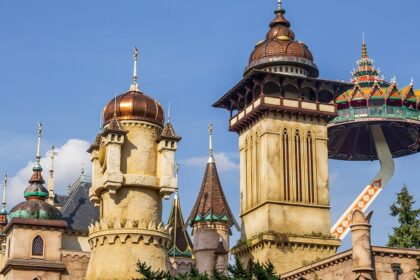 A picture of a theme park in Kolkata showing its fairytale-like architecture