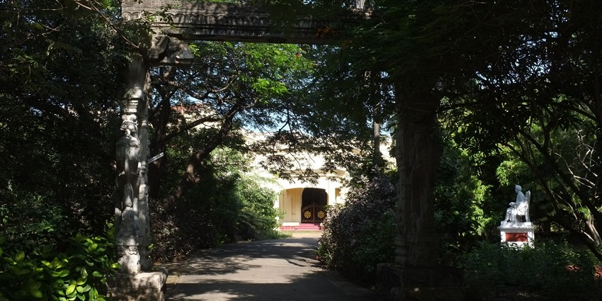 A picture of the Theosophical Society, one of the most haunted places to visit in Chennai.