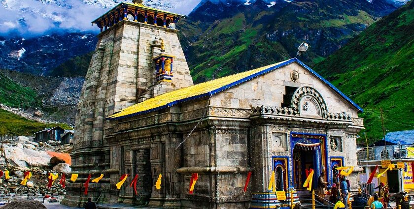 Things to do in Kedarnath include trekking and breathtaking Himalayan landscapes