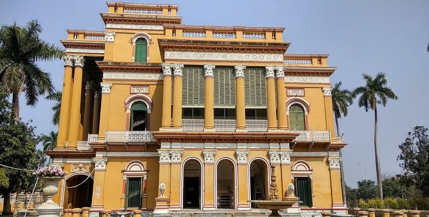 An image of Kathgola Palace in Murshidabad, near the banks of the Bhagirathi River.