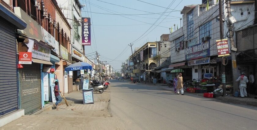 Go on a scenic walk at the Gurudwara Road, which is one of the best things to do in Saharanpur.