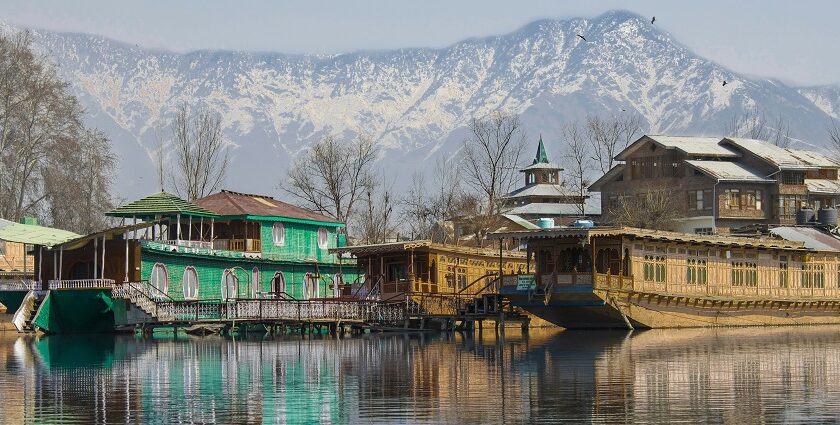 Enjoy the breathtaking views of Srinagar as you explore amazing things to do in Srinagar.