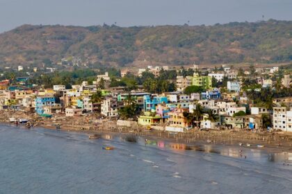 A beautiful view of the Velankanni Beach, the perfect place to enjoy in Velankanni.