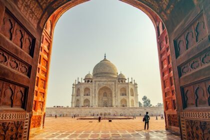 An image of the Taj Mahal in Agra is huge with rounded and scenic pointed roofs.