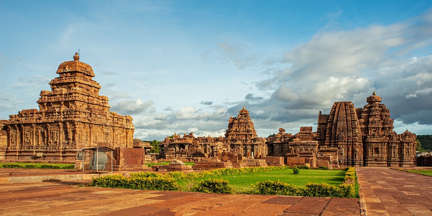 A picture of Thirumuruganpoondi Temple, which is a culturally significant and spiritual place.