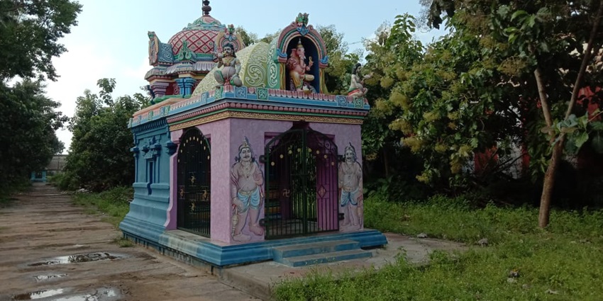 Thiruvaiyaru Thyagarajaswamy Temple situated amidst greenery, like the Periyandavar Temple.