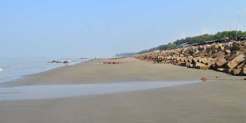 Thoothukudi Beach is known for its fantastic elegance and seafood, making it the best beach near Madurai
