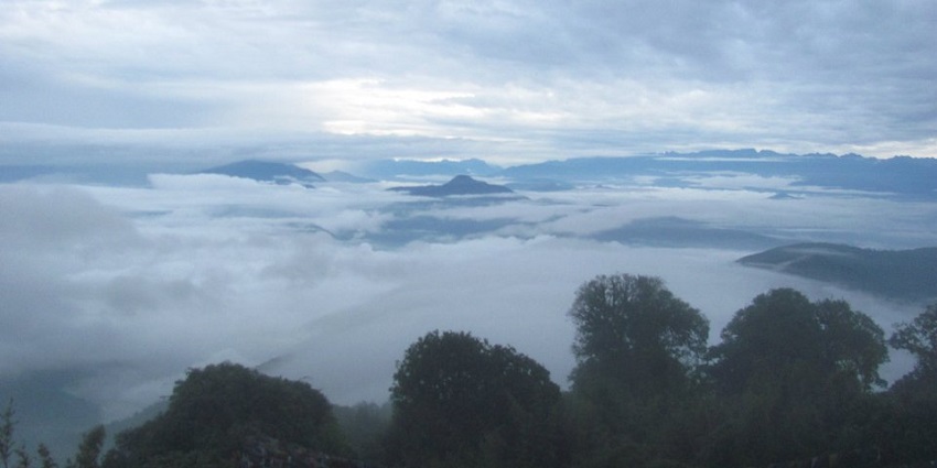 Witnessing sunrise from Tiger Hill– one of the best things to do in Darjeeling