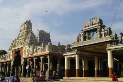 An image of Tiruchendur Temple, one of the famous tourist attractions in Tamil Nadu.