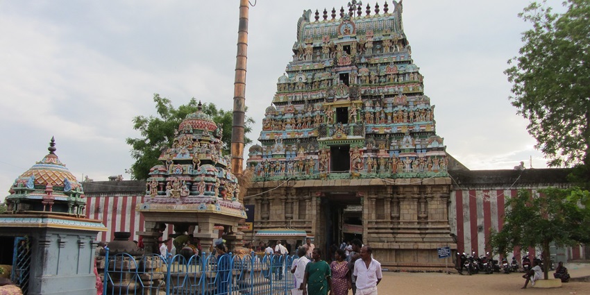 Tirunageswaram Naganathar Temple is one of the revered temples to visit among pilgrims.