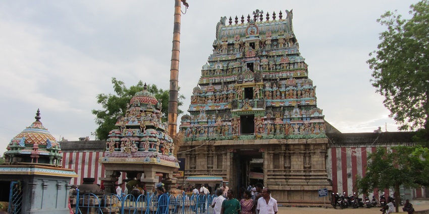 Tirunageswaram Naganathar Temple, a popular spot among the rahu temples in India.