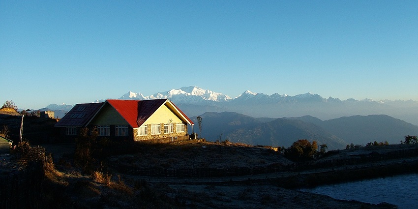 Tonglu’s huts are a favourite for staying in one of the offbeat places near Siliguri