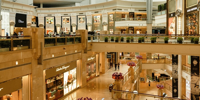 A Family-friendly shopping centre with various shops and dining spots.