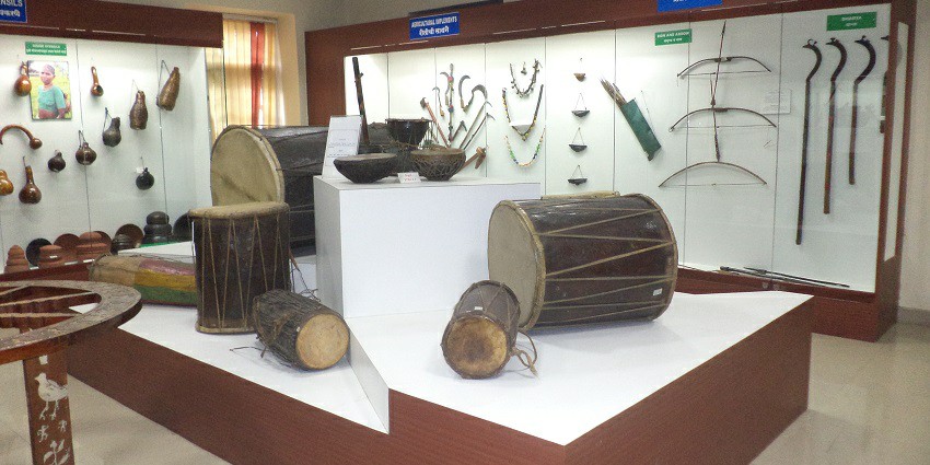 Tribal museum (Sadhu Waswani path) with artefacts.