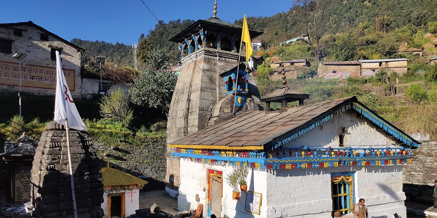 Experience the divine energy in Triyuginarayan temple nearby
