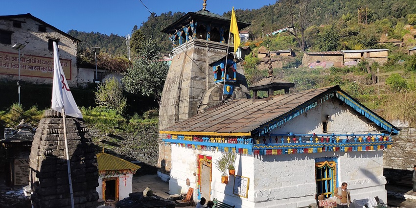 Location of Triyuginarayan temple in Rudraprayag which is amidst the hills of Himalaya