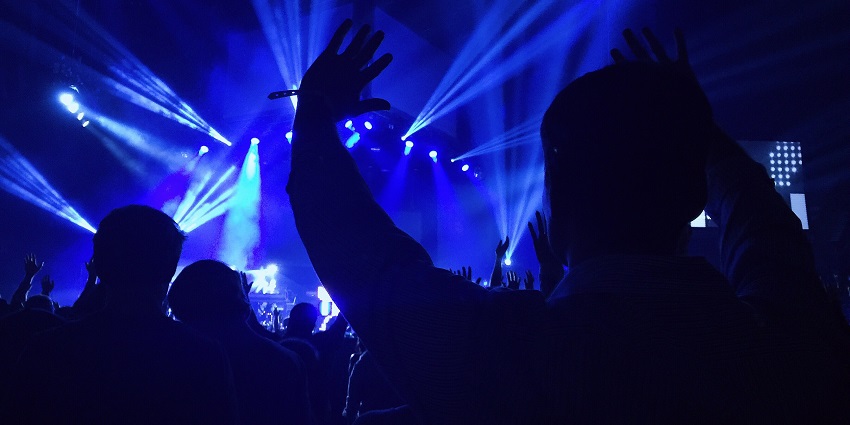 An image of an intimate venues offering live music performances in Ubud’s artsy setting.