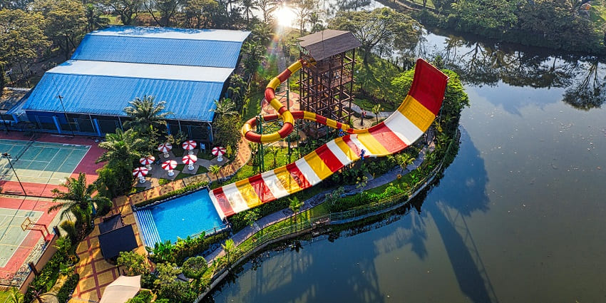 Parents and children enjoying at VGP Aqua Kingdom, one of the best water parks in Chennai.