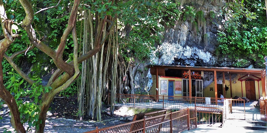 Vashishta Gufa is one of the most serene places to visit in Rishikesh for couples