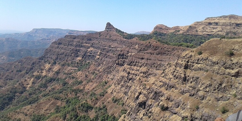 The best forts in Satara are surrounded by lush forests and picturesque scenery