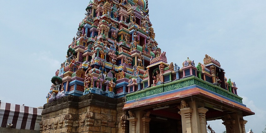 The entrance of the Vekkali Amman Temple towards the South in Woriyur