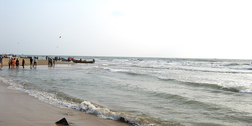 An image of Velankanni Beach, one of the stunning places to visit near Trichy.
