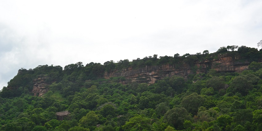 Vijaygarh Fort is surrounded by lush greenery on the top of the hill for every traveller.