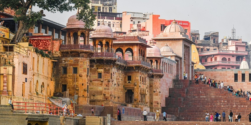 A picture of Vindhyachal hills, perfect for adventurers and pilgrims in Uttar Pradesh.