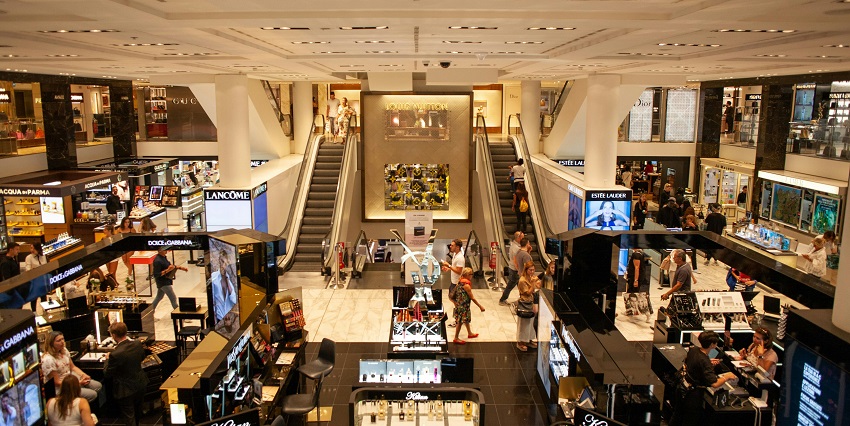 Modern mall in Madurai with diverse shopping and dining for every traveller.
