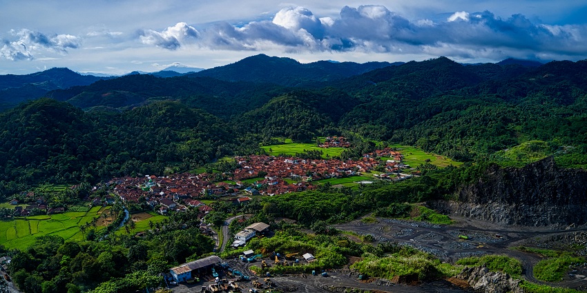 Aerial view of Augustmuni town.