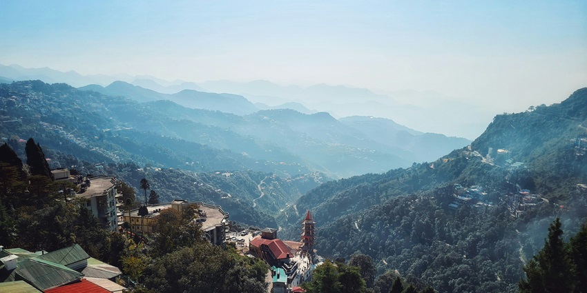 The scenic view of Cloud’s End, one of the serene things to do in Mussoorie for all.