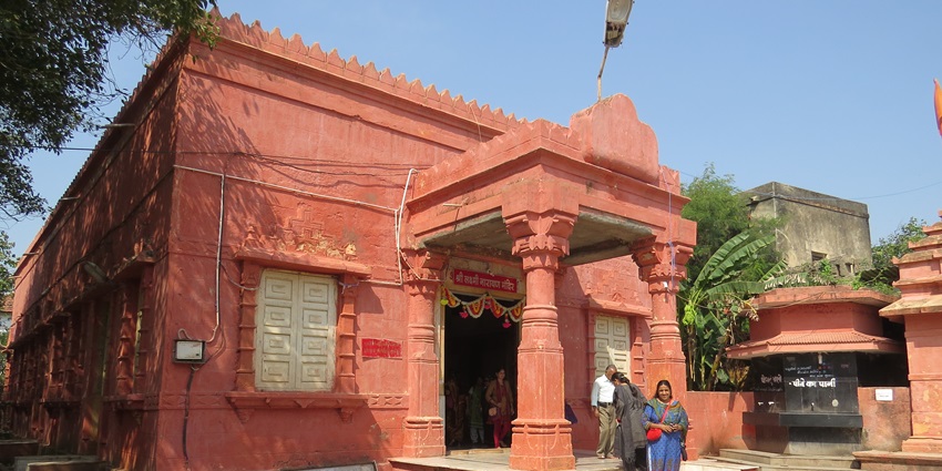Gita Mandir (Birla Mandir) in Somnath, featuring marble pillars with Gita verses