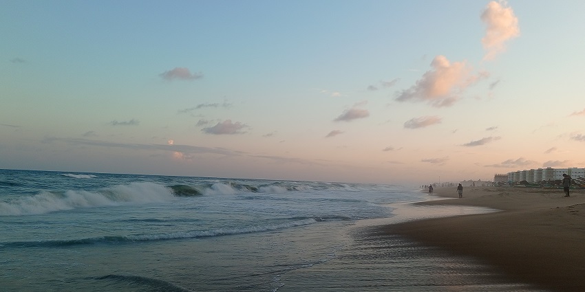 A picture of Marina Beach at sunset, one of the top things to do in Chennai.