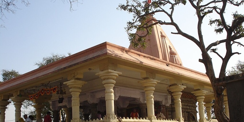 Top things to do in Harihareshwar include visiting the historic Kalbhairav Temple.