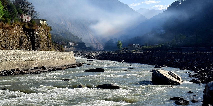 Visit the Bhagirathi River and enjoy the beauty, among other things to do in Uttarkashi.