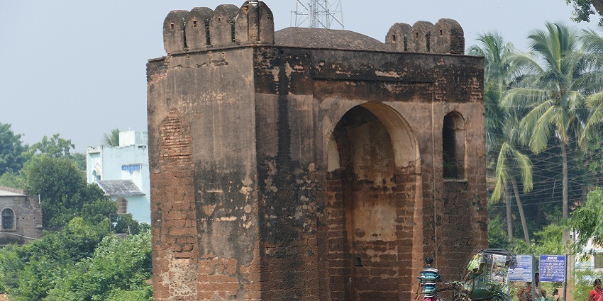 The Bishnupur Fort or famously called Hawa Mahal was created in the 18th century.
