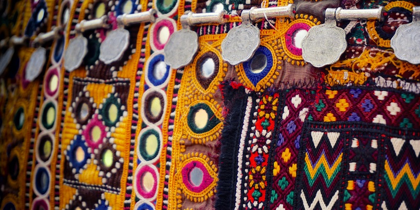 A picture of local handicraft shops in Karaikudi, showcasing the best things to do in Karaikudi.